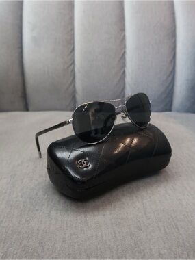 CHANEL Silver Frame Aviator Sunglasses with Black Quilted Case